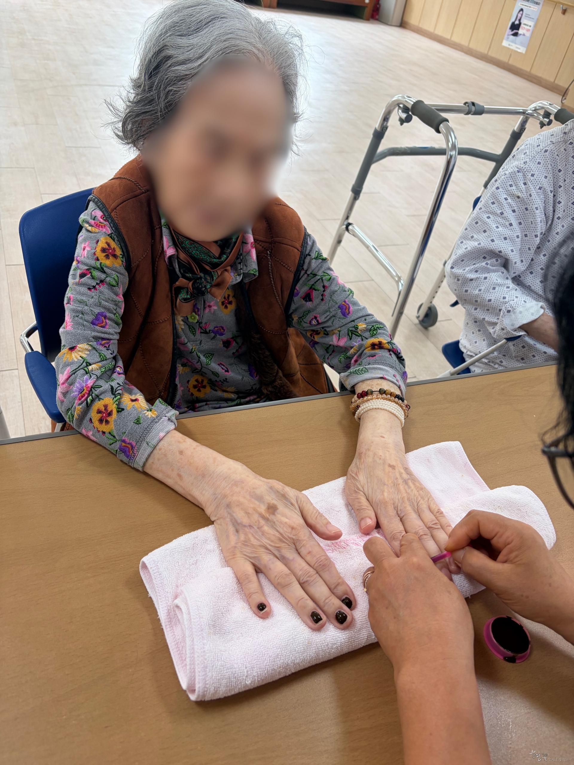 aaddb6f5-5fde-40c6-86af-9c358ad7a532.jpg